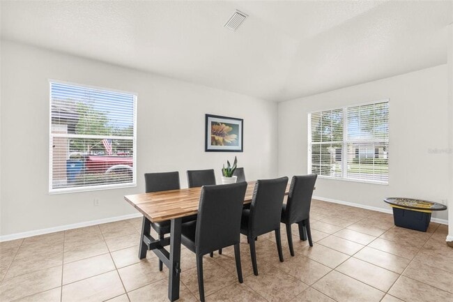 Building Photo - 14373 Wake Robin Dr
