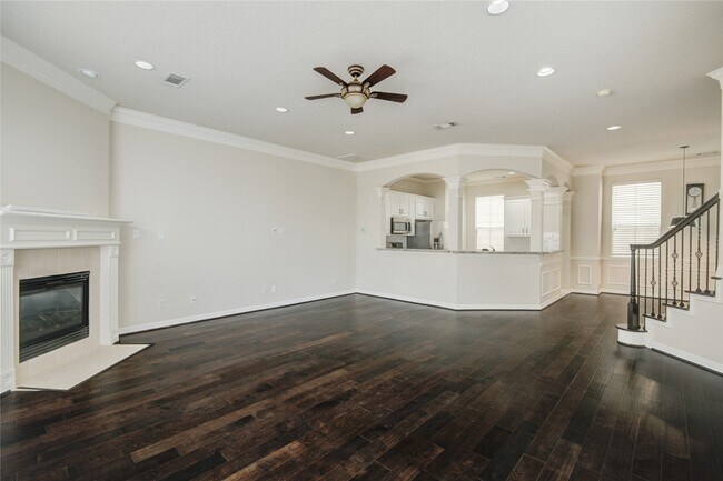 Building Photo - 5417 Lillian St