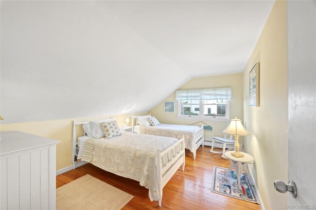 Building Photo - 170 Beach Ln