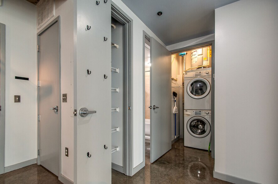 Service Area - washer & dryer - 600 12th Ave S