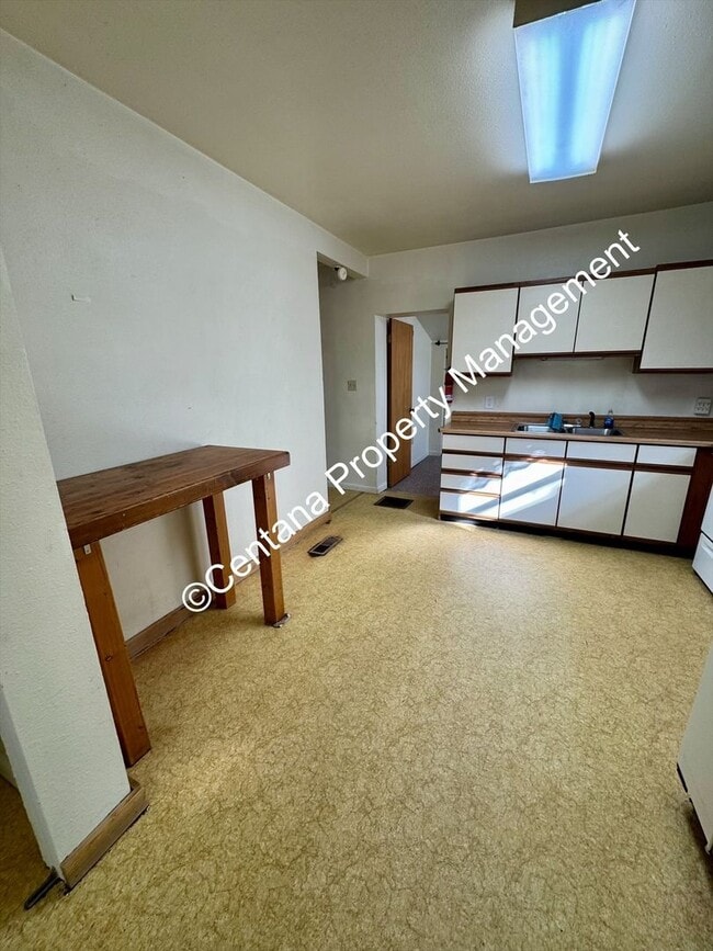 Building Photo - 2 bedroom 1 Bath House