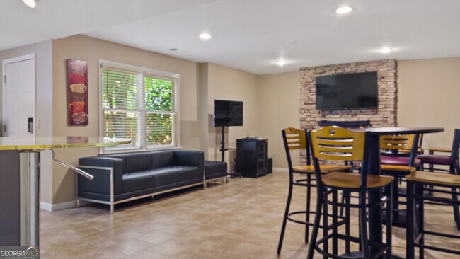 Building Photo - 6209 Benbrooke Dr NW