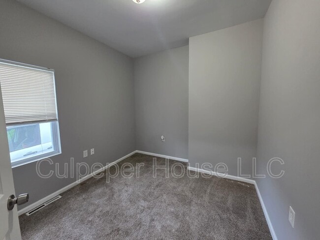 Building Photo - 3412 145th St