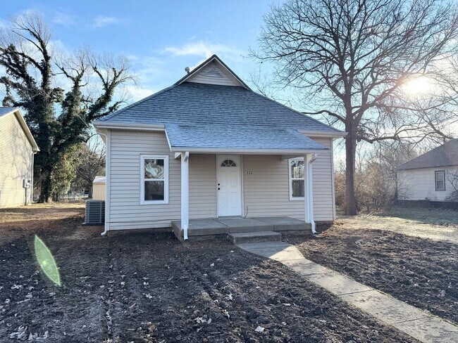 Building Photo - 222 Lee Ave