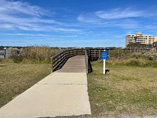 Building Photo - 1516 Sandpiper Ln