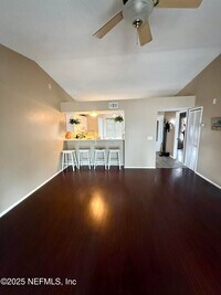 Building Photo - 636 Aquatic Dr