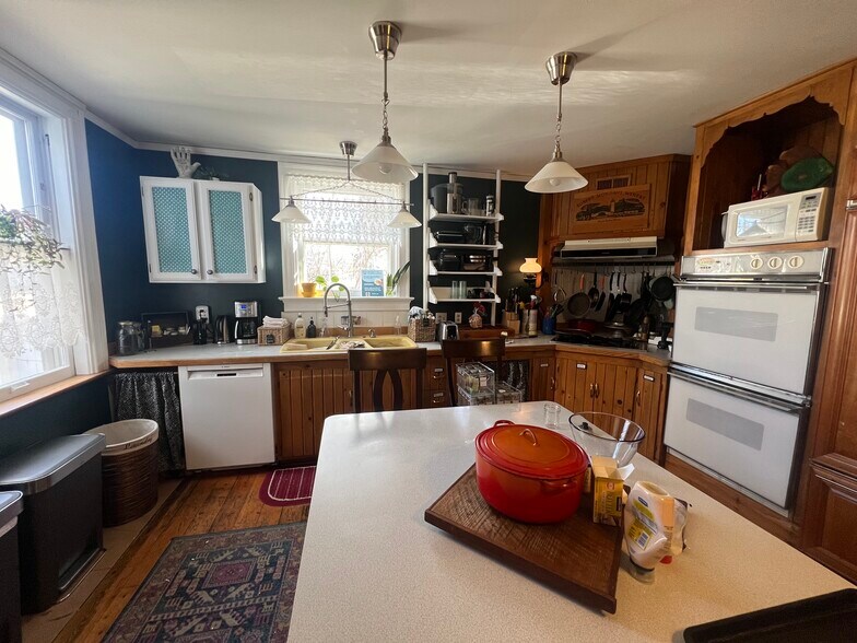 Building Photo - 616 W Mulberry St