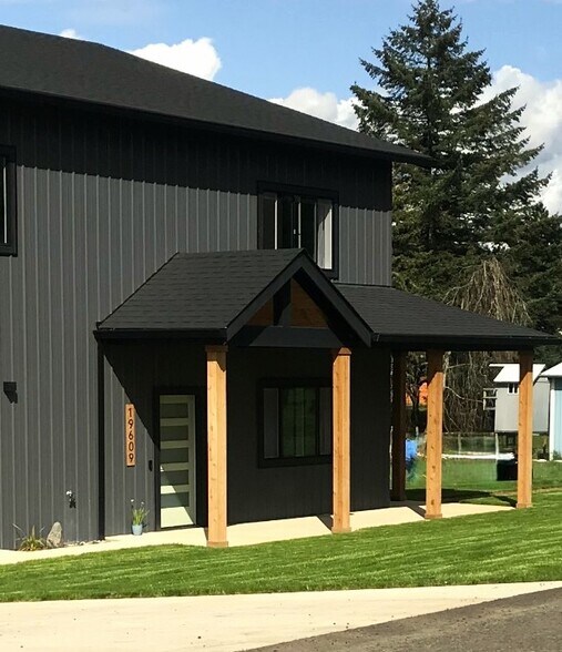 Building Photo - 19609 SE Chitwood Rd