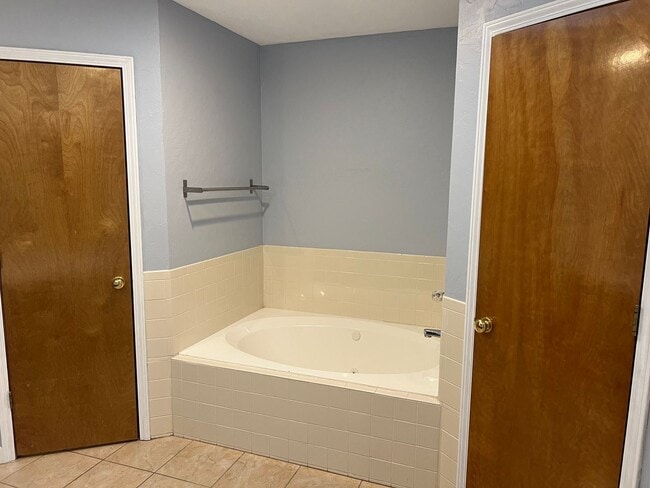Building Photo - 3Bed / 2Bath in Springfield