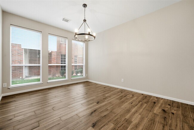 Building Photo - 3711 Slocom Dr