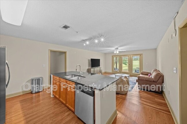 Building Photo - 1613 Muscovy Wy