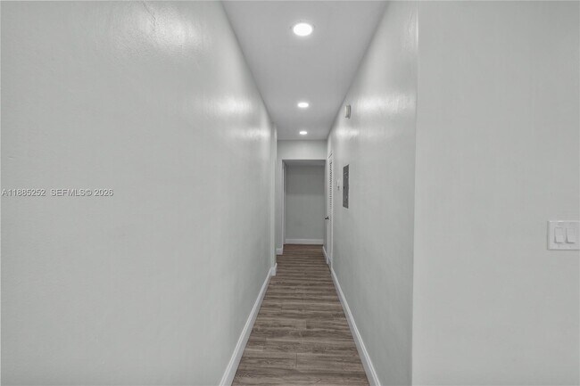 Building Photo - 245 NE 191st St
