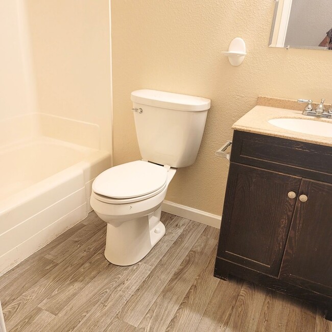 Building Photo - 4 Bedroom Home in Fernley, NV