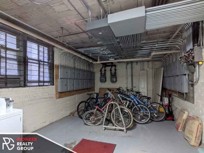 Building Photo - 2127 N Dayton St