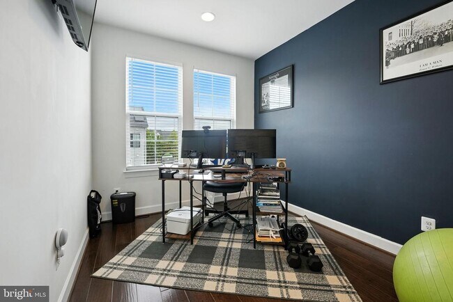 Building Photo - 610 Watermans Dr