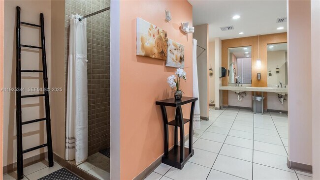 Building Photo - 18800 NE 29th Ave