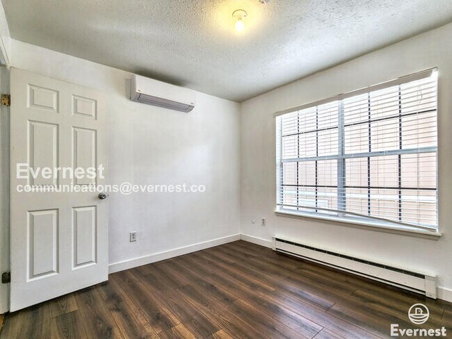Building Photo - 811 S Rifle Way