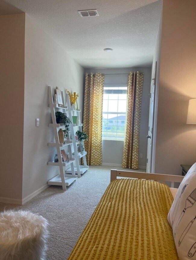 Building Photo - 12901 SW Forli Wy