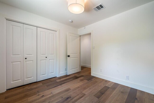 Building Photo - 3514 Hillbrook Dr