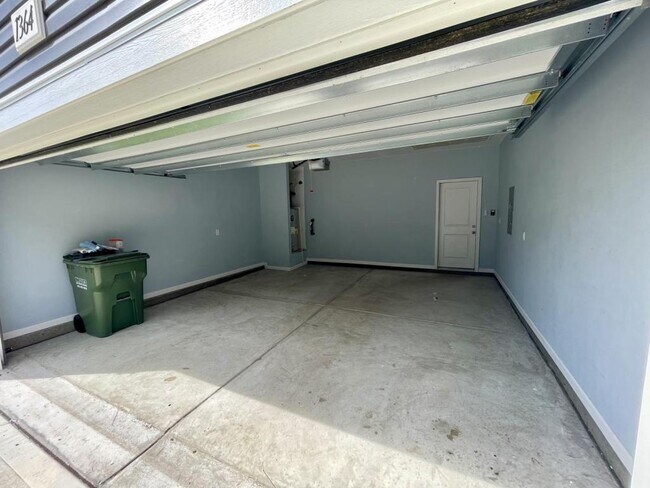 Building Photo - 1364 McNeill Pond Rd