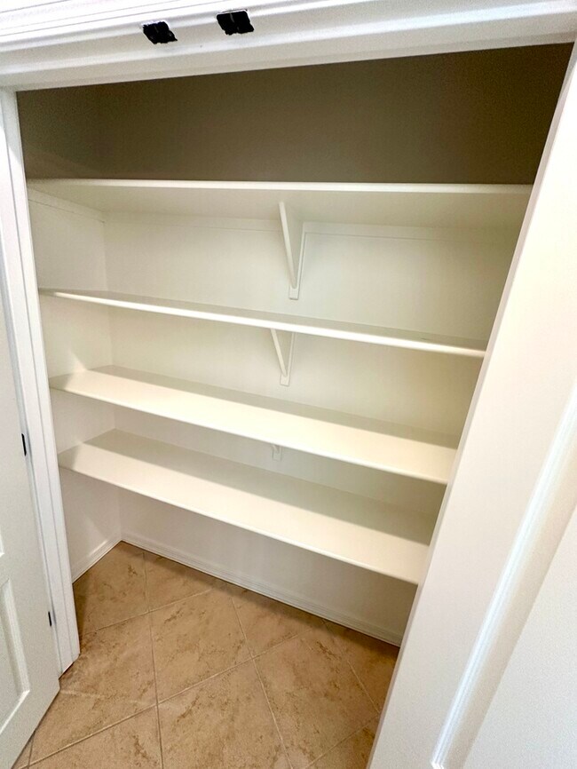 Building Photo - Fantastic Goodyear Home in Sedella