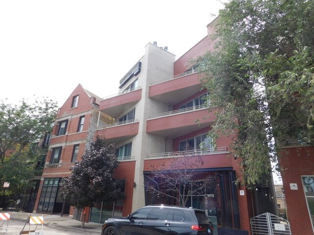 Building Photo - 1636 N Bosworth Ave