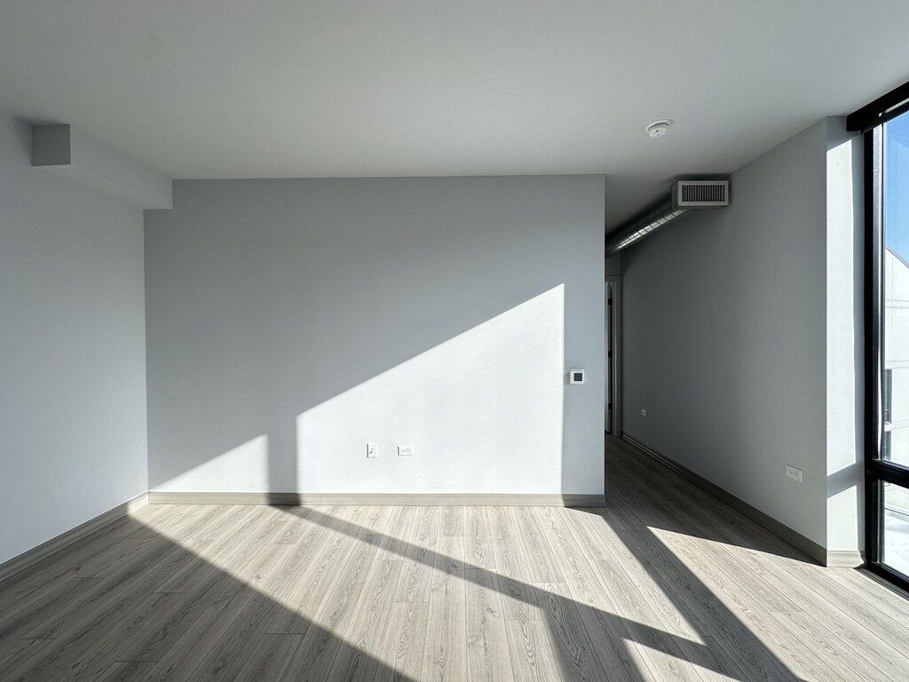 Building Photo - 2155 N Elston Ave