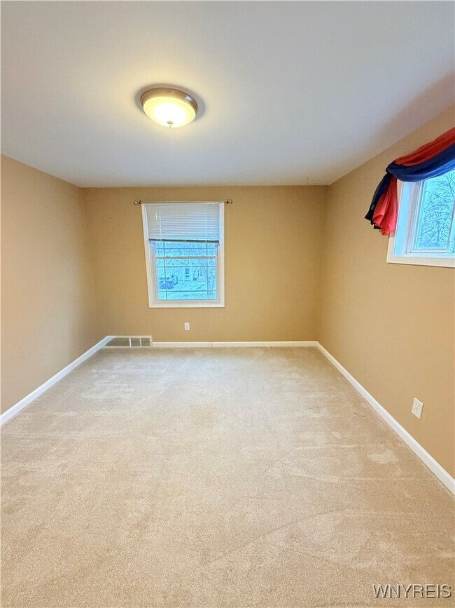 Building Photo - 79 E Toulon Dr