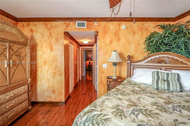 Building Photo - 335 S Biscayne Blvd