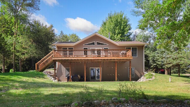 Building Photo - 15955 Bayview Dr NE