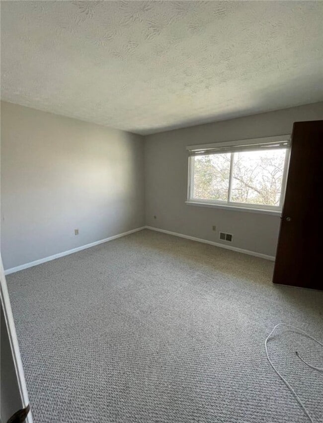 Building Photo - 422 Eastbrooke Ln