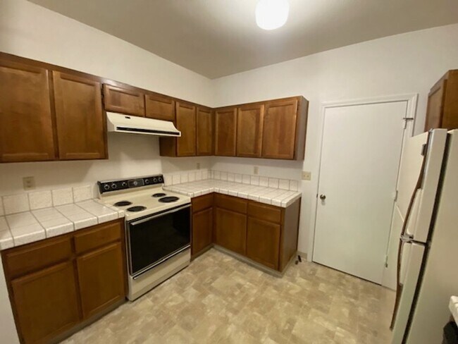 Building Photo - 15 Glen Lake Dr