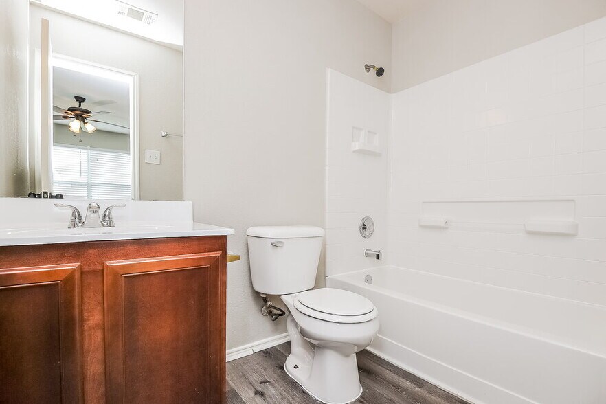 Building Photo - 6217 Winnebago Ct