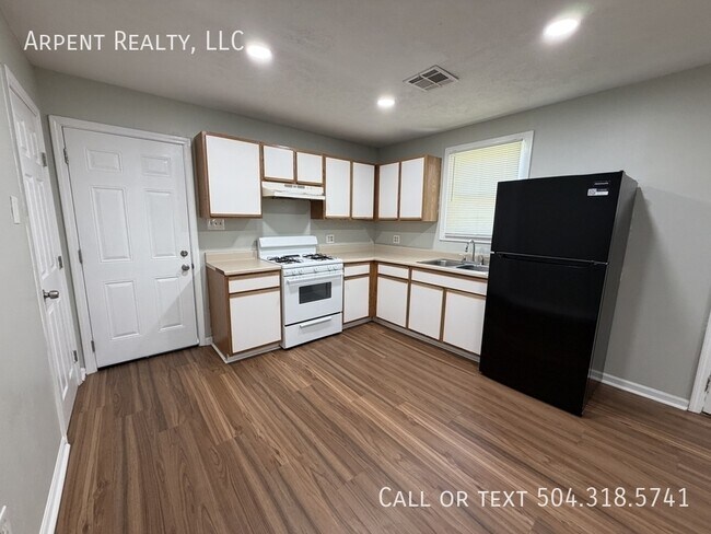 Building Photo - 2501 Delille St