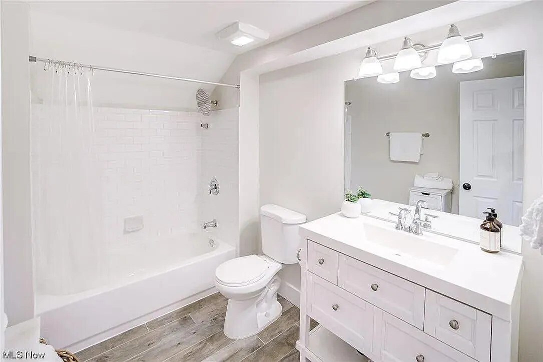 Building Photo - 343 E Garfield Rd