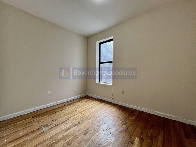 Building Photo - 606 W 191st St