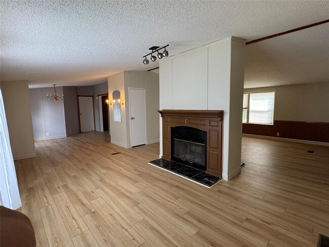 Building Photo - 25009 Ranch Rd