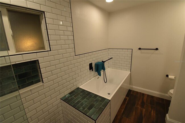 Building Photo - 13801 Cherry Creek Dr
