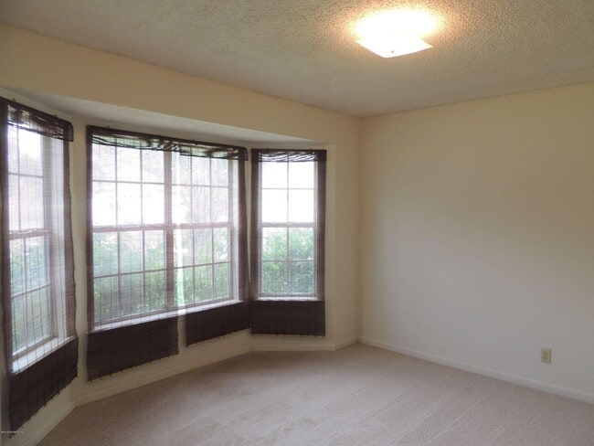 Building Photo - 12652 Ashmore Green Dr E