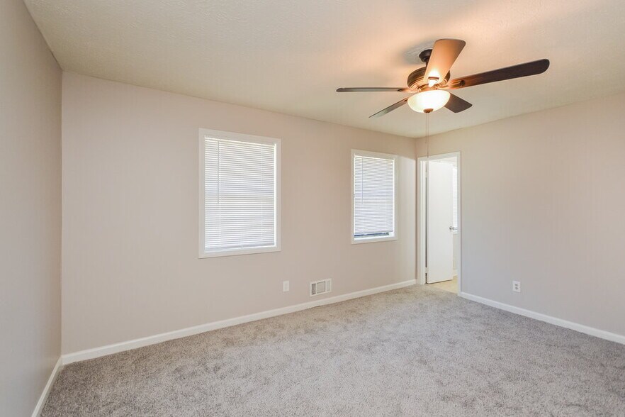 Building Photo - 1731 Underwood Dr SE