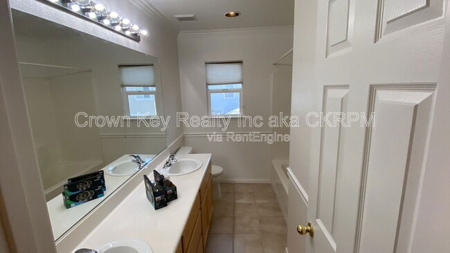 Building Photo - 673 Nacomis Ct