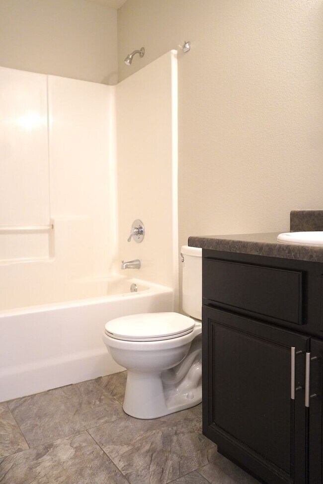 Building Photo - Beautiful 4 bedroom home for rent in Ozark!