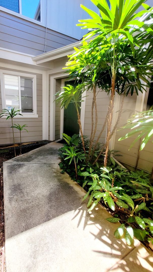 Building Photo - AVAILABLE | Hawaii Kai: 3 Bedroom,2.5 Bathroom Townhome w/AC & Attached Garage |  | Features: In ...