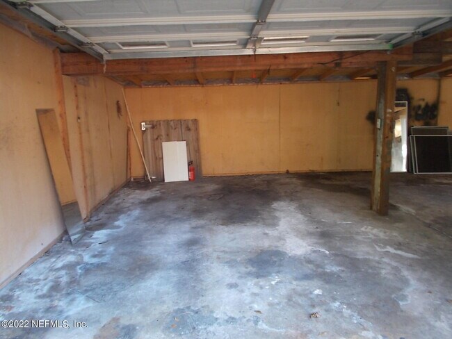 Building Photo - 5738 Cruz Rd