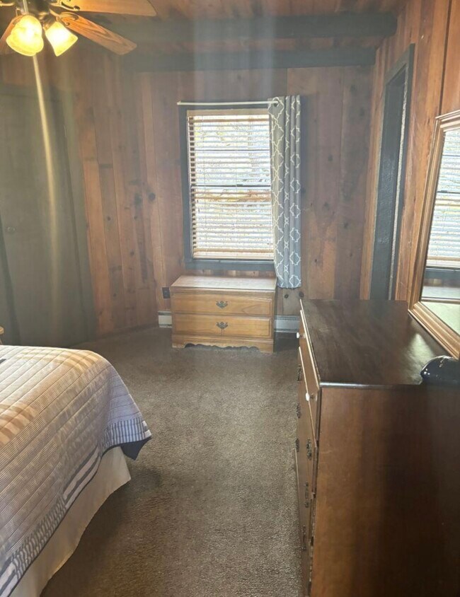 Building Photo - 24 Chalet Village Dr