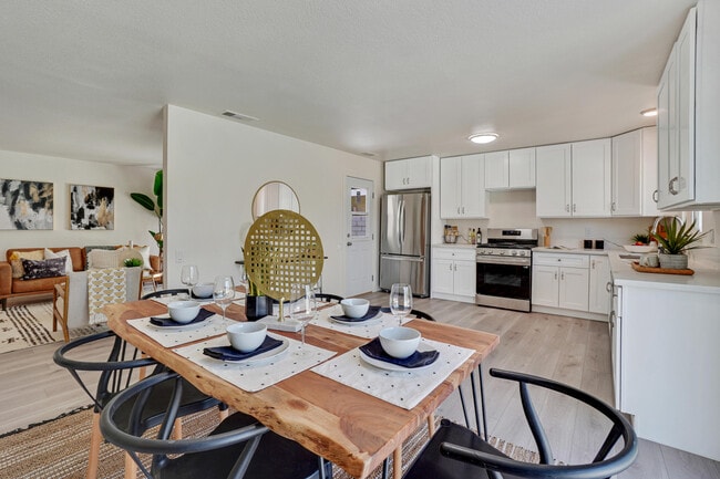 Building Photo - 74398 Myrsine Ave