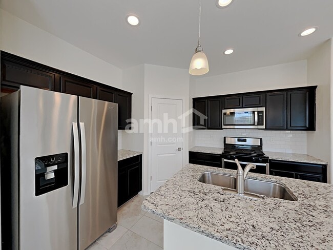 Building Photo - 672 N Nestled Hummingbird Ln E