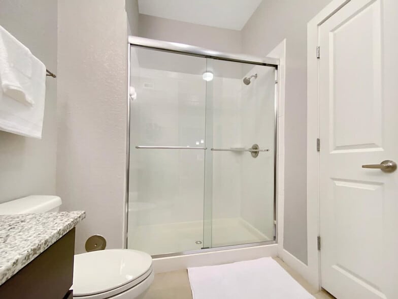 Building Photo - 2615 N Grady Ave