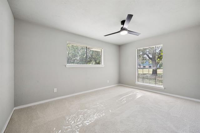 Building Photo - 10 Chisholm Trail