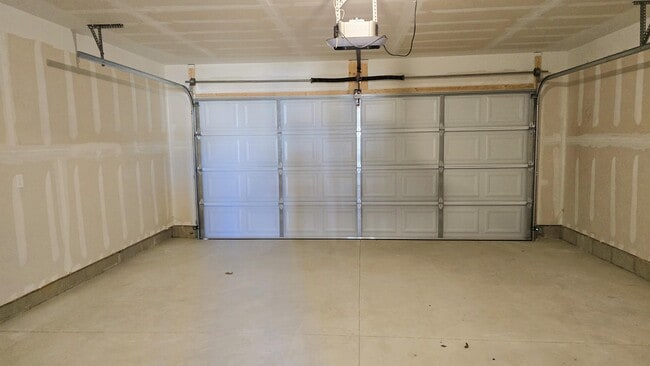 Building Photo - 4876 Parkside Ln